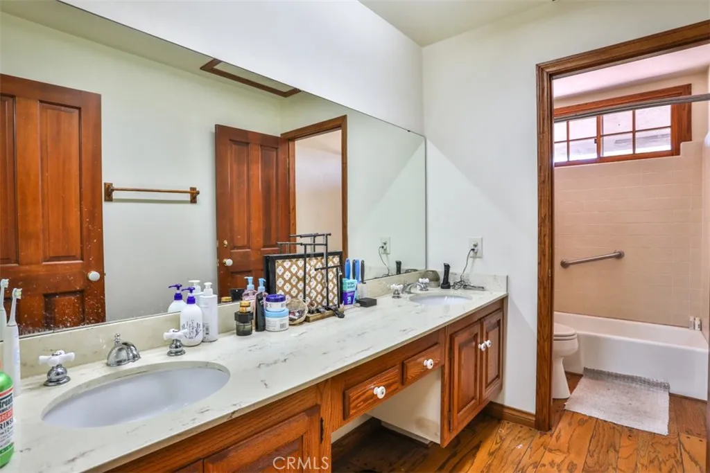 3003 Mesa Verde Drive, Burbank, California 91504 home-pic-41